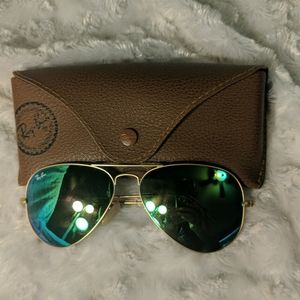 NWOT Ray Bans. Pilot is the Frame. Blue/Green